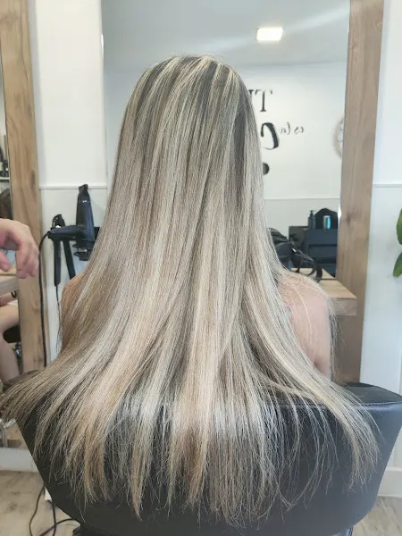 Sara Corona Perruqueria unisex - L'Hospitalet de Llobregat