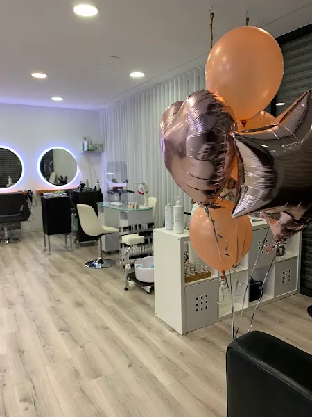 PELUQUERIA CASI S.L. - Peluquería en Castelldefels - foto 2