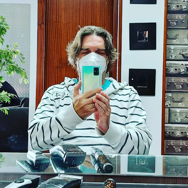 Carlos Rivero. Peluquería de caballeros.