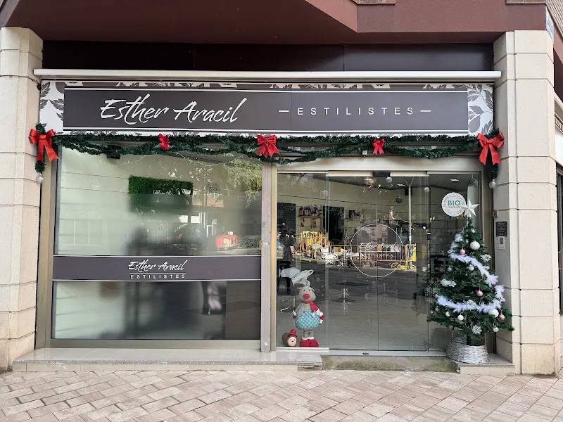 Esther Aracil -Estilistes-