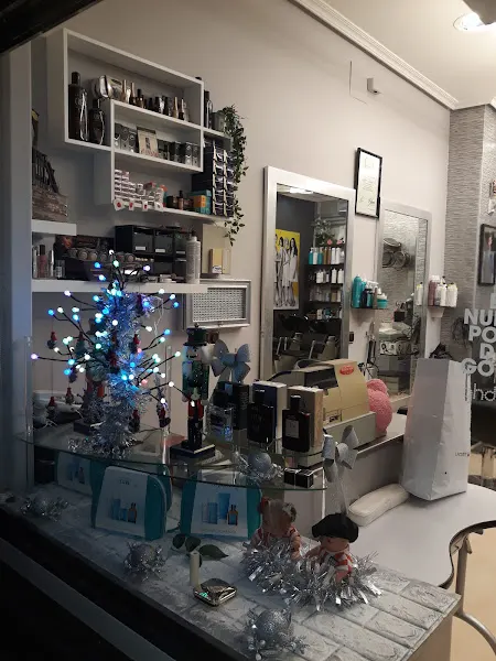 Peluquería Itzi - Peluquería en Bilbao - foto 2