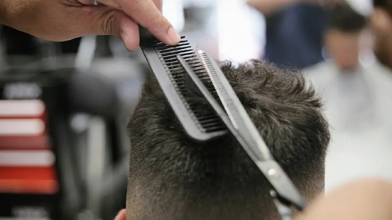 PELUQUEROTERAPIA - Barbería en Alicante - foto 2