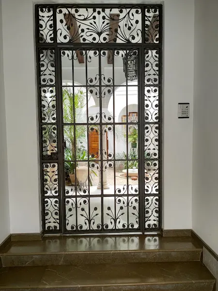 Puerta de Almodóvar - Peluquería en Córdoba - foto 2