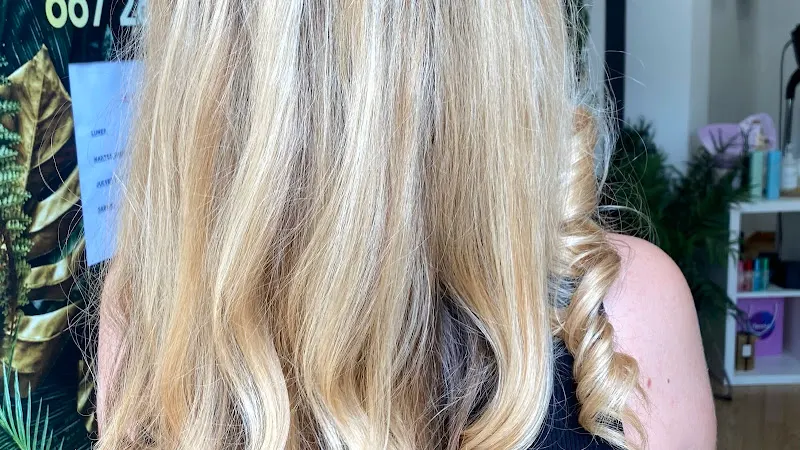 Peluquería lisse - Peluquería en Valladolid - foto 2