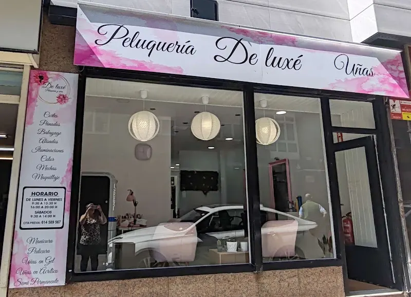 Peluquería y uñas De luxé