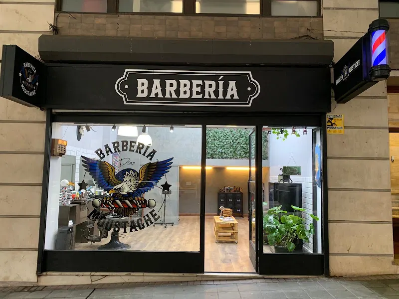 Moustache Díaz Barbería - Barbería en Gijón - foto 2