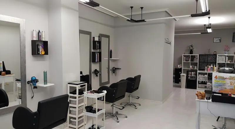 Manoli Tallón Peluquería - Peluquería en Gijón - foto 2