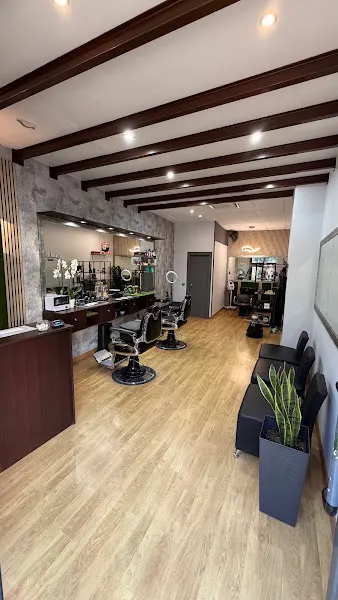 MG BARBER STUDIO - Barbería en Hospitalet de Llobregat (L) - foto 2