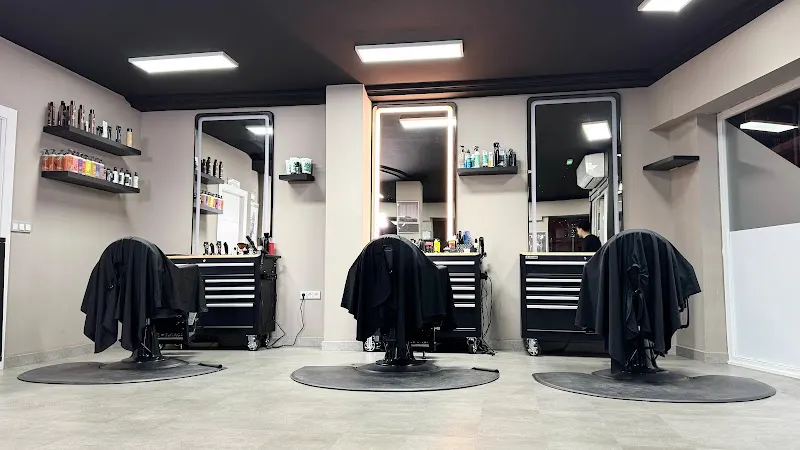 Ziyani Barber