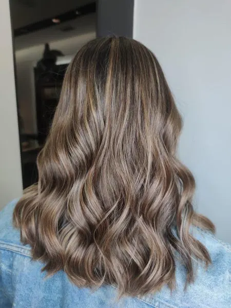 Akire Hair & Makeup - Peluquería en Granada - foto 2