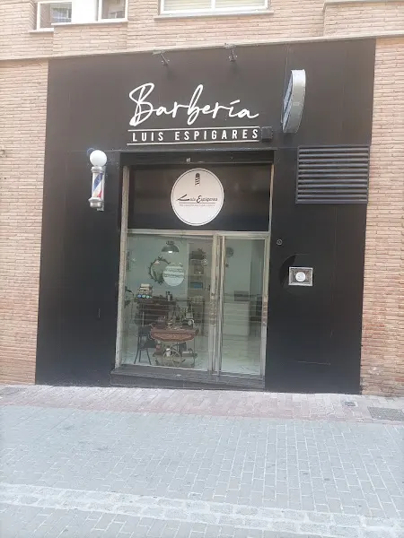 BARBERÍA .PELUQUERÍA HOMBRE LUIS ESPIGARES - Barbería en Granada - foto 2
