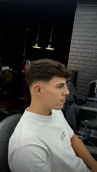 El Salón The Barberline
