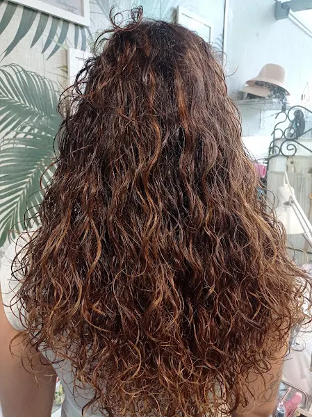 Perruquería Nuk's - Peluquería en Terrassa - foto 2