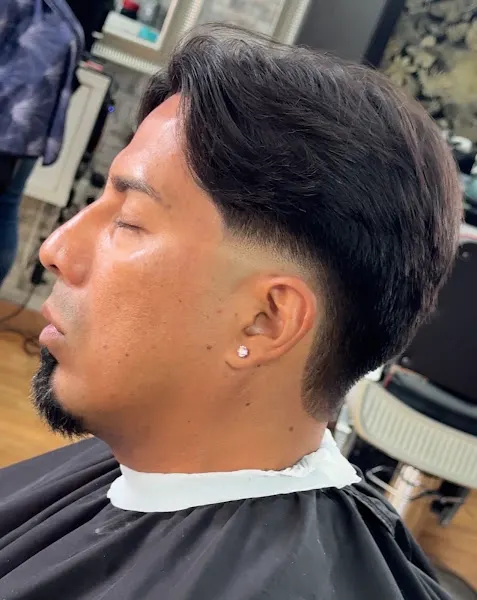 Peluquería 7star Barbershop - Barbería en Badalona - foto 3