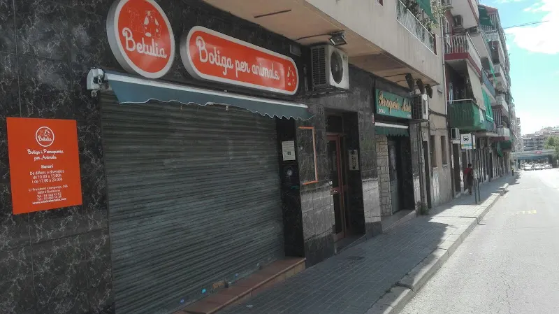 CORAL Botiga i perruqueria per animals - Tienda de alimentos para animales en Badalona - foto 2