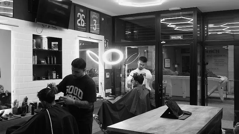 The Crew Barber Barberia y Peluquería Barbero en Sabadell - Sabadell
