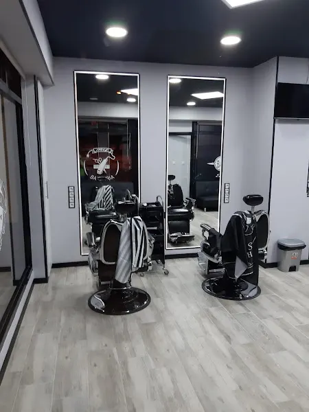 Peluquería & Barberia Rif - Barbería en Sabadell - foto 2