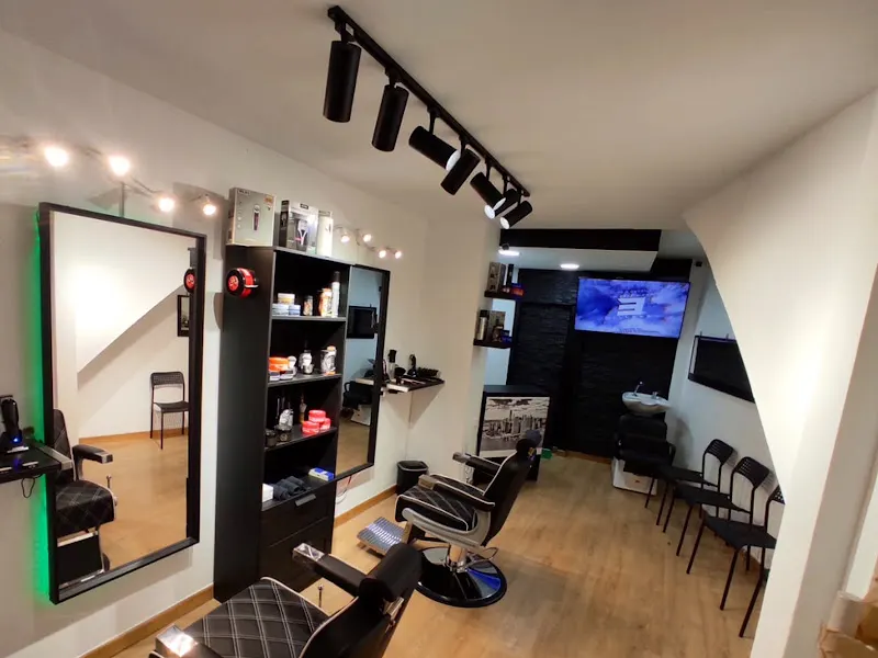 Peluquería Barbería RF - Peluquería en Mostoles - foto 2