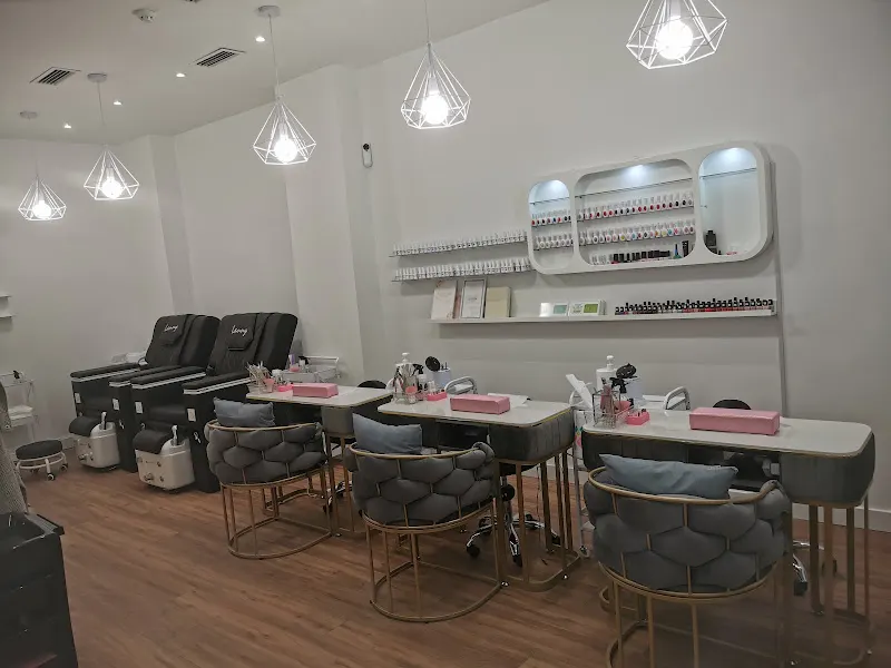 WK peluquería & uñas - Peluquería en Pamplona - foto 2
