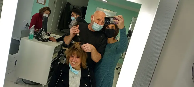 Manolo Jaka Peluqueros