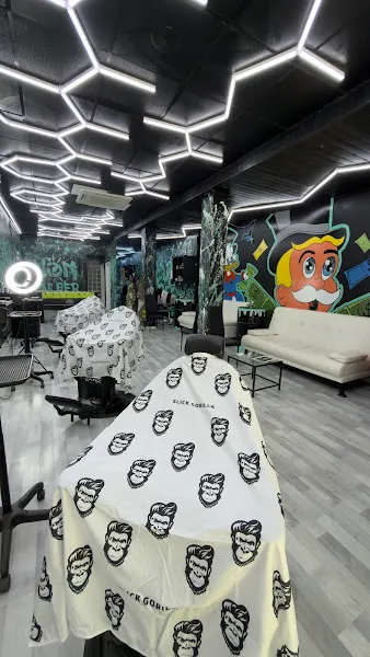 BLOM BARBER