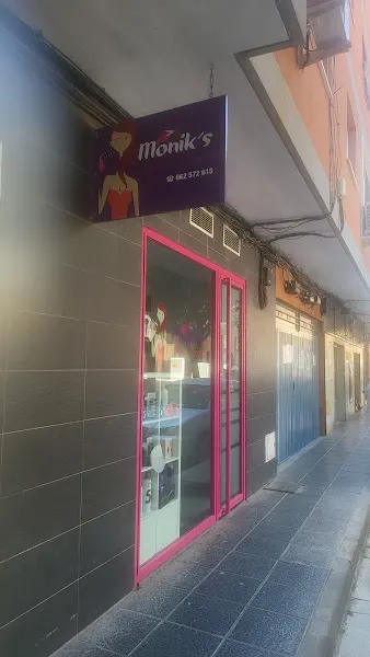 Monik's