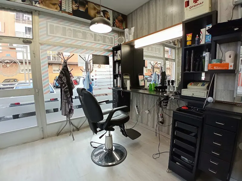 Peluquería de Caballeros y Barbería H.A. - Alcalá de Henares