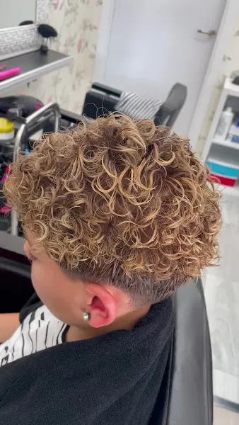 Salon Arte’look Elena &Musta - Peluquería en Leganés - foto 2
