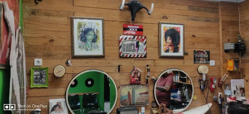 Peluquería Juanpelo Machado barber rock - Peluquería en Castellón de la Plana - foto 2