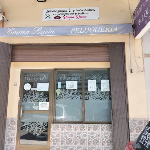 Emma Luján - Peluquería en Badajoz - foto 2