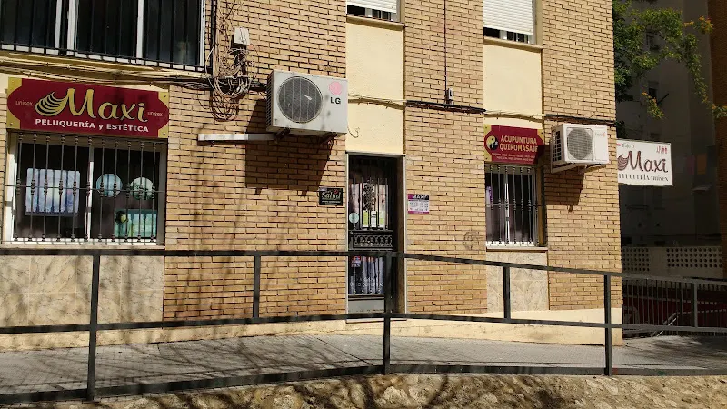 Maxi peluquería y estética - Peluquería en Huelva - foto 2