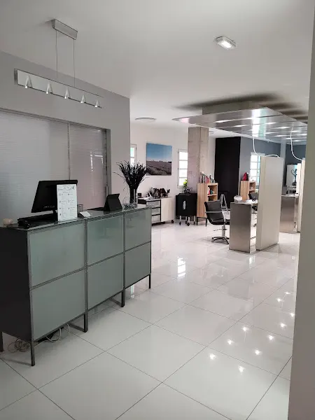 Peluquería ACENTO - Luz Polo Estilista - Peluquería en Arrecife - foto 2