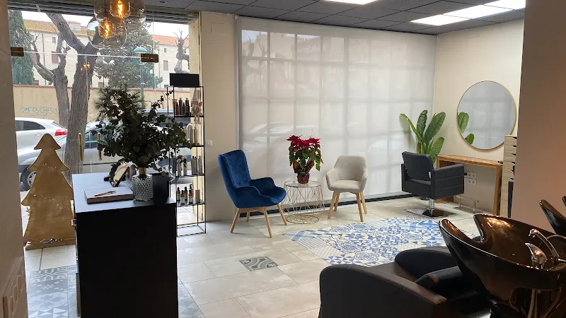 N.9 Hair Salon - Peluquería en Tarragona - foto 2