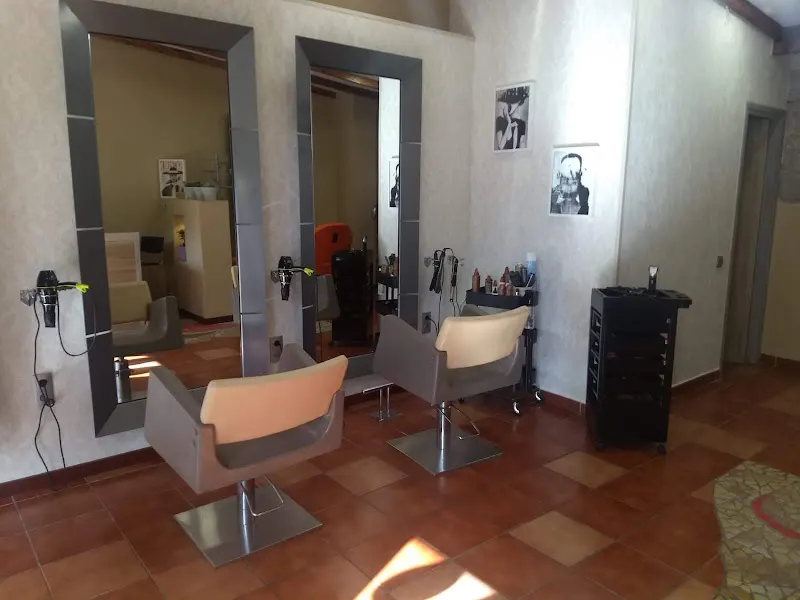 Peluquería Regina - Peluquería en Tarragona - foto 2