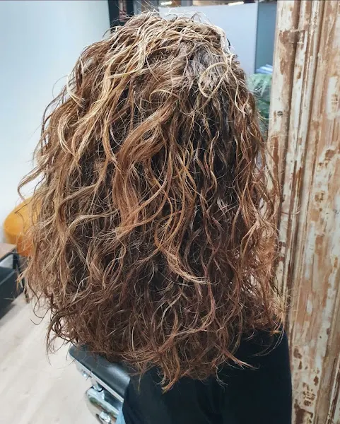 Sinag Hair Studio - Barbería en Mataró - foto 2