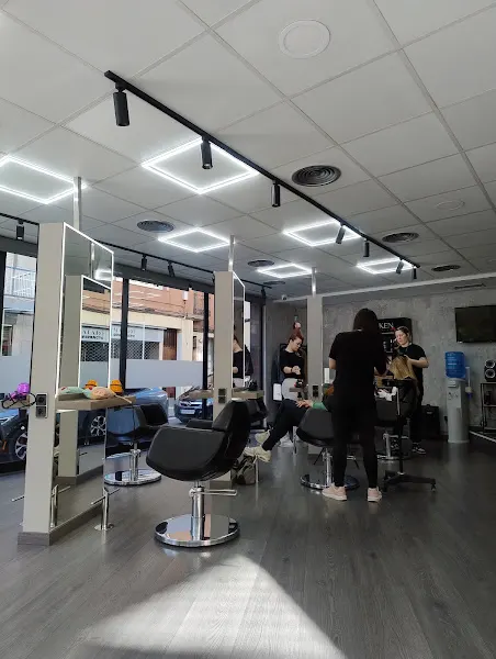 Tri-Em Salon De Peluqueria - Peluquería en Mataró - foto 2