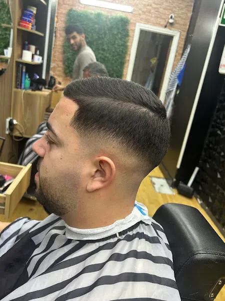 Peluquería de caballeros veneciano - Barbería en Cádiz - foto 2