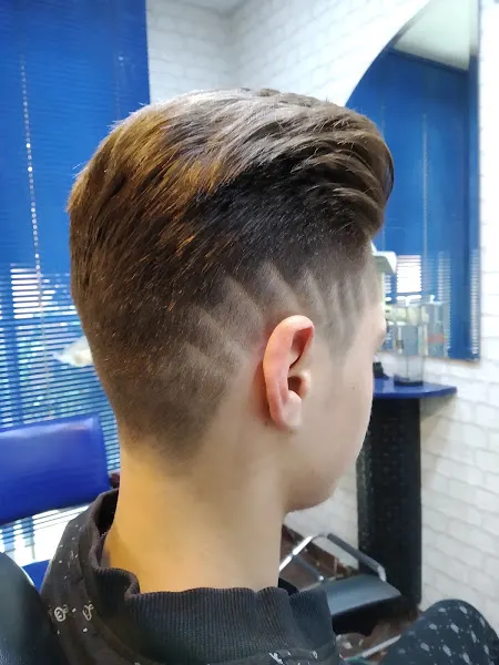 Tony Ruiz, Peluquería