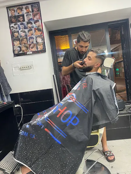 Peluquería Y Estética kadour - Peluquería en Torrevieja - foto 2