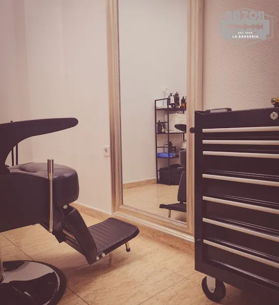 Razor barbershop Torrevieja/Peluqueria para hombres - Torrevieja