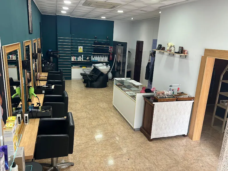 Peluqueria unisex Fabiola Lidon - Peluquería en Torrevieja - foto 2