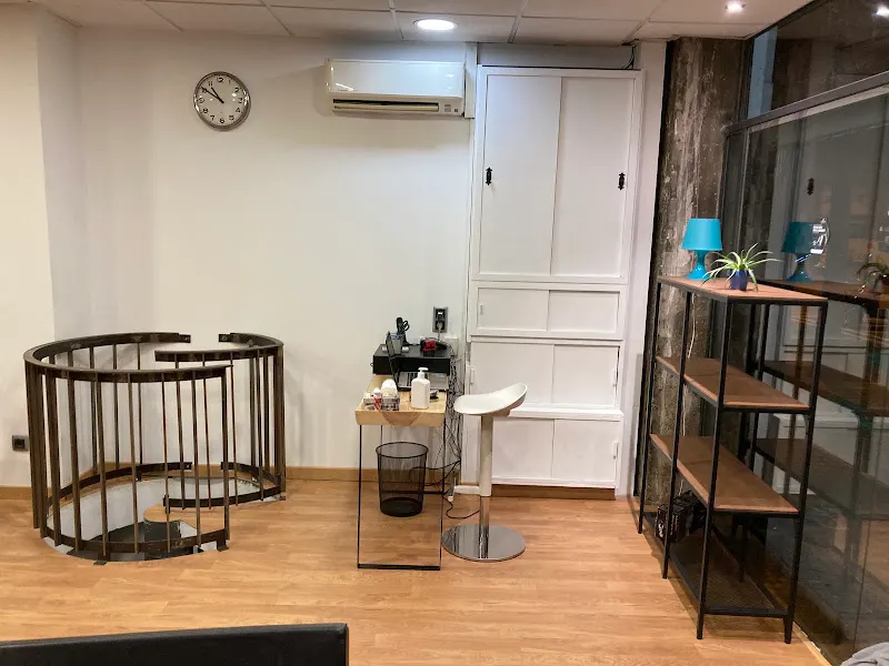 Avant Garde Perruquers - Peluquería en Barcelona - foto 2