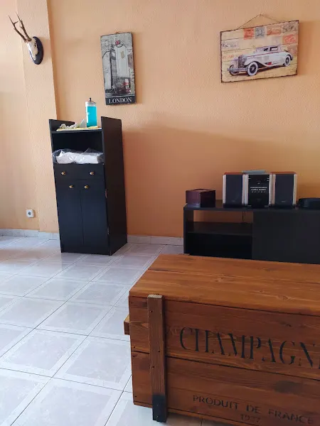 Peluquería Adrián Naranjo - Barbería en Mérida - foto 2