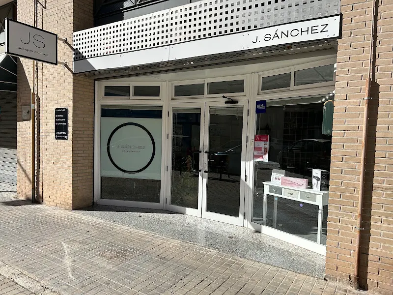 Peluquería J. Sánchez - Peluquería en Alcoy - foto 2