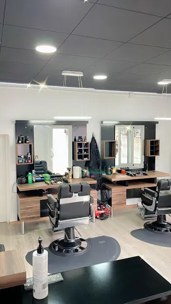 V Room Barber Shop - L'Hospitalet de Llobregat