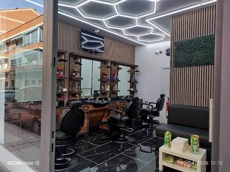 Peluqueria de Caballeros Layt