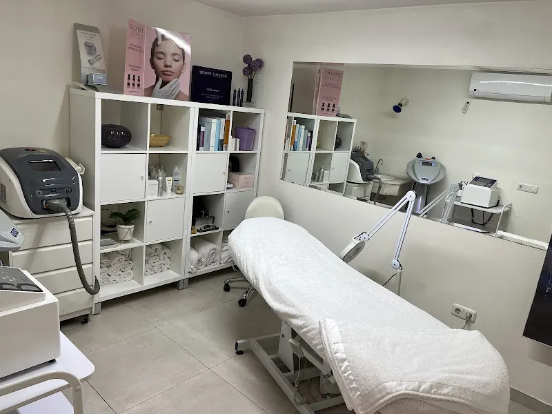 Visibel Centro Estética y Peluquería - Centro de estética en Badajoz - foto 2