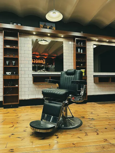 GERMIS BARBER - Lleida