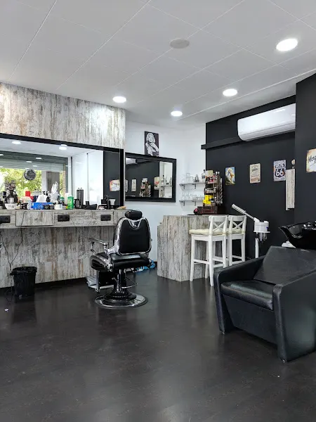 La Barbería de Navarro - Barbería en Mataró - foto 2