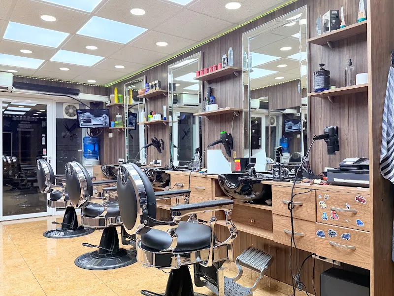 Caviar barbershop - Barbería en Santa Coloma de Gramenet - foto 2